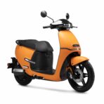 Horwin ek1 orange trois quart face droit.jpg