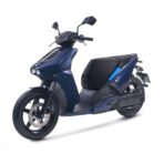 Ray 7 7 cobalt trois quart face gauche.jpg