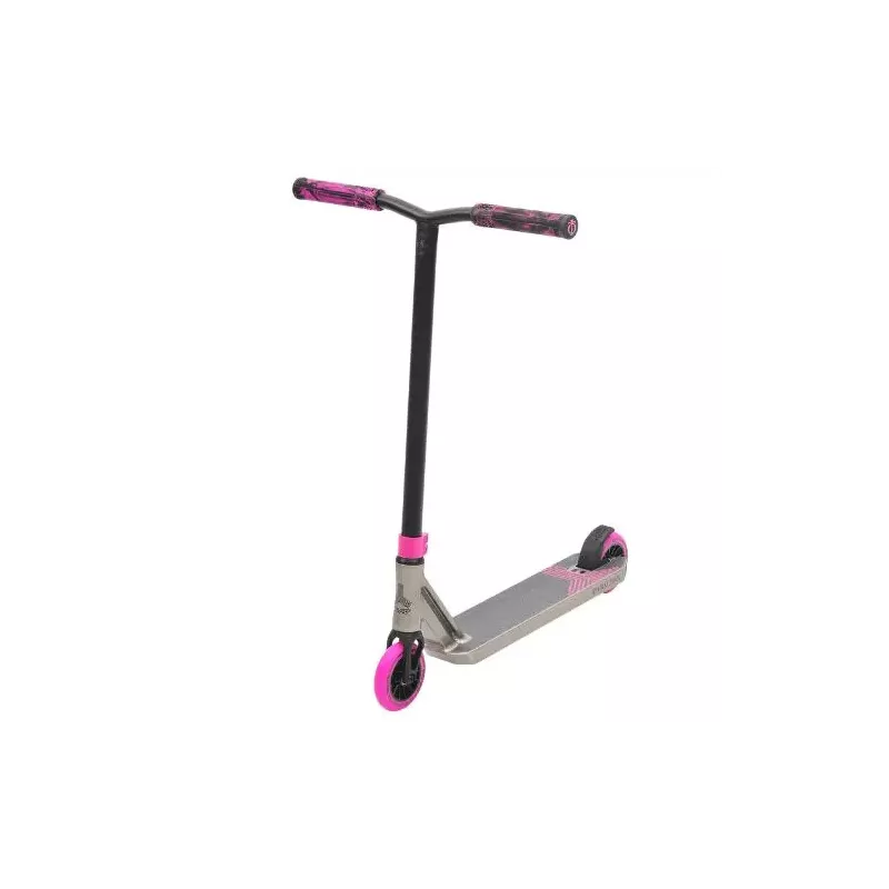 triad-trottinette-freestyle-infraction-rose-1.webp Triad trottinette freestyle infraction rose 1.webp