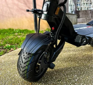 Trottinette electrique Fighter Supreme plie bage nfc amortisseur direction bras Disques hydrauliques amortisseurs reglables.webp
