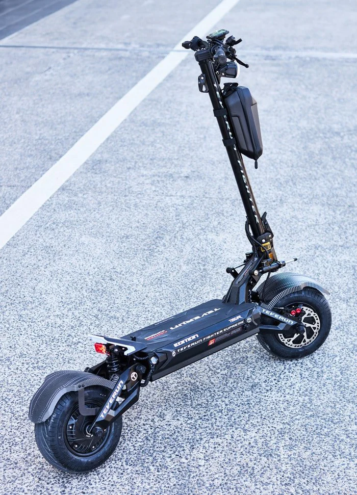 Trottinette electrique teverun fighter Supreme 7260R Puissante etanche tubeless deck TFT 4 997215.webp