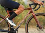 Velo gravel alucarbone megamo jakar 20 brown apex eagle 12v 2025 1.jpg