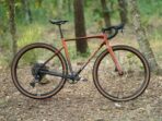 Velo gravel alucarbone megamo jakar 20 brown apex eagle 12v 2025 3.jpg