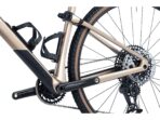 Velo gravel carbone bmc urs 01 one xx sl eagle 12v warm gold dark red 2024 5.jpg
