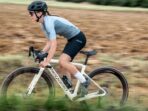 Velo gravel carbone megamo silk 08 cw beige grx 12v 2025.jpg