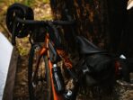 Velo gravel carbone mondraker arid carbon 12v earth redblackflame red 2025 4.jpg