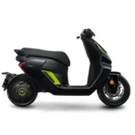 Zeeho ae6 s plus noir jaune cote droit 1 655x655.png.webp
